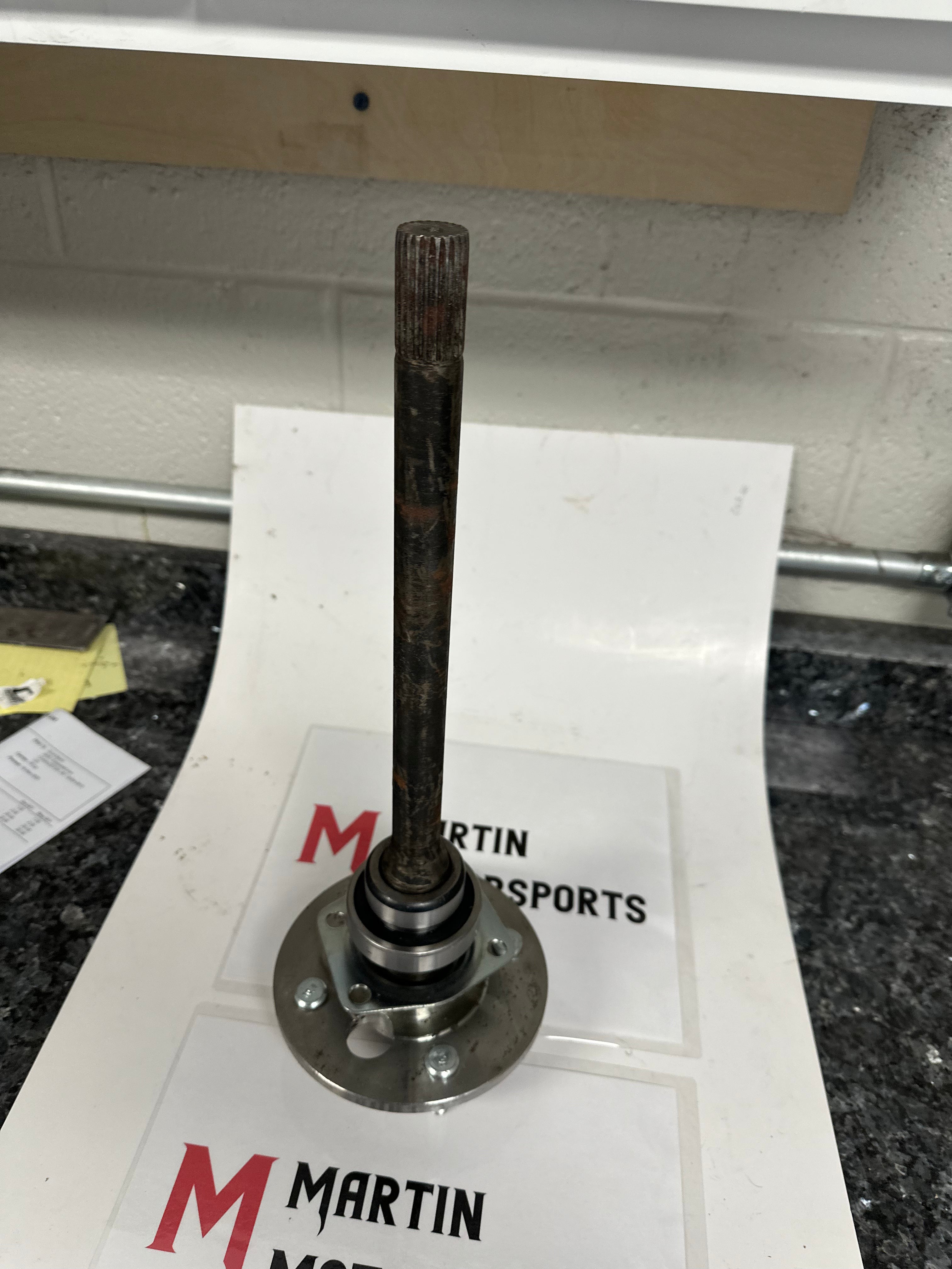 Axle Short/Right